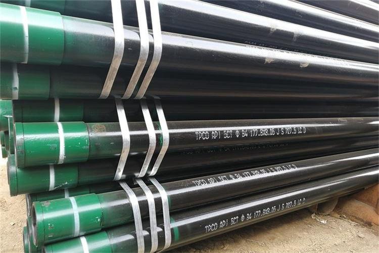 造成API5CT石油套管焊接質(zhì)量差這種現(xiàn)象的原因是內(nèi)部出現(xiàn)了機(jī)械故障，如輥輪或軸偏心，或者焊接功率過(guò)大，或者述兩者原因，焊接速度提高.管坯坡擠壓速度會(huì)隨著提高